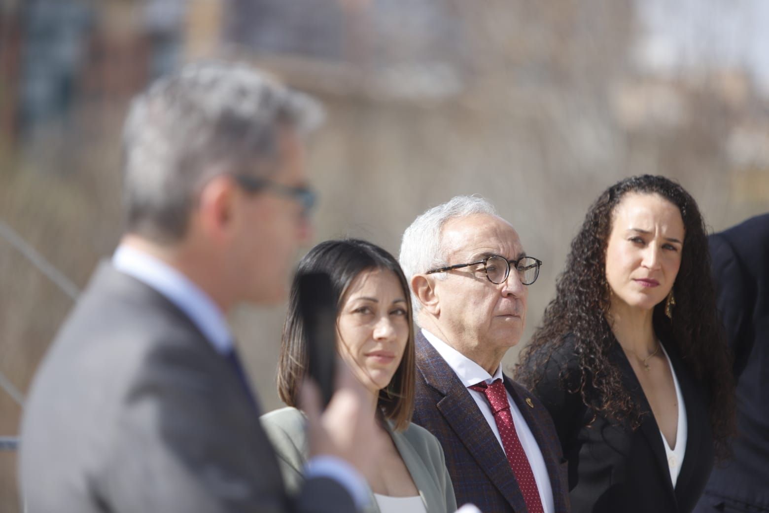 En imágenes | La bandera olímpica ya preside desde las alturas en las instalaciones del CN Helios