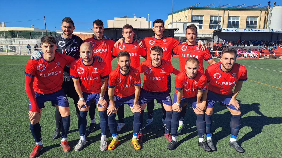 Once titular de la UE Tavernes en el partido de Sueca