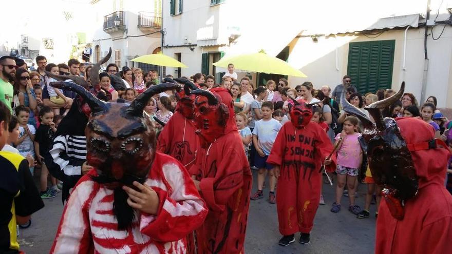 Acto de los &#039;dimonis&#039; de Son Juny