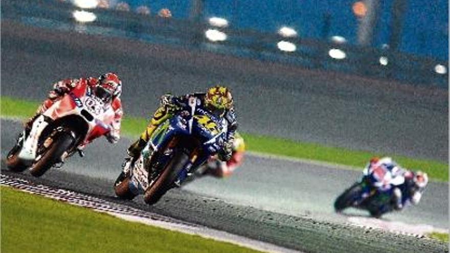 Valentino Rossi, aquí al capdavant de la cursa, va obtenir la victòria número 109 de la seva carrera.