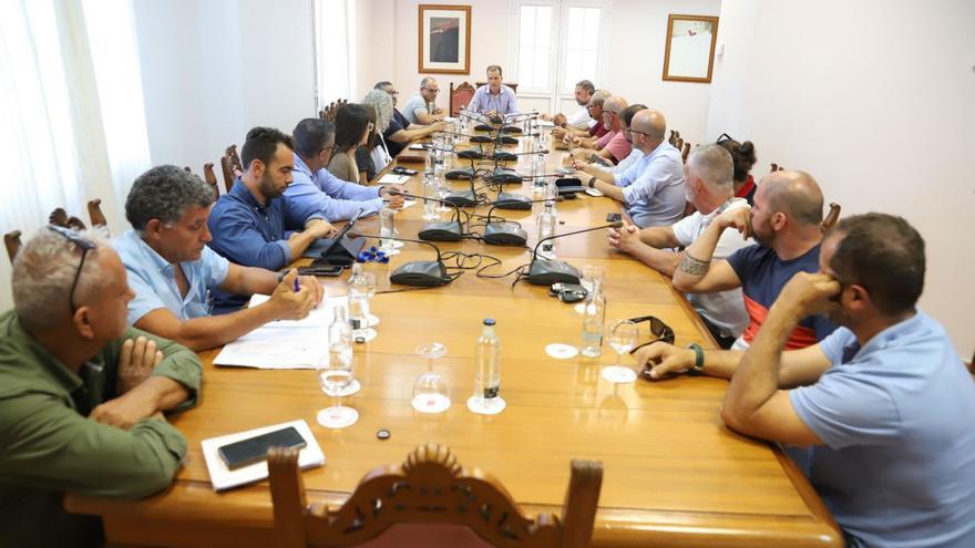 Reunión con representantes del sector del taxi de Lanzarote. | | PRENSA CABILDO