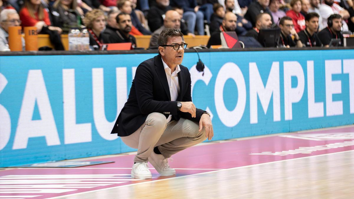 Fotis Katsikaris a Fontajau analitzant el partit