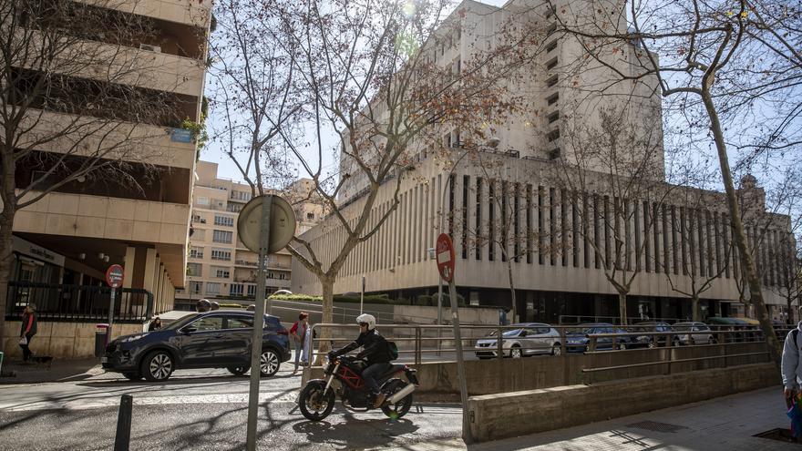 El parking de Avingudes adjudicará 100 bonos para compensar la pérdida de plazas en Nuredduna