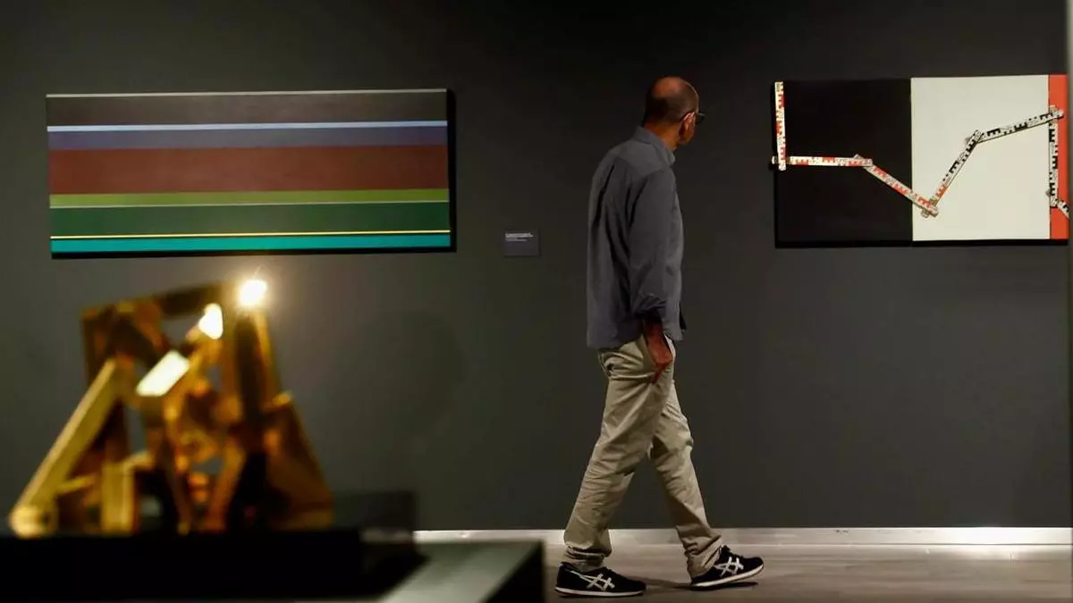 La obra de Gustavo Torner vuelve a València en su centenario con una exposición que es "un refugio para el silencio"