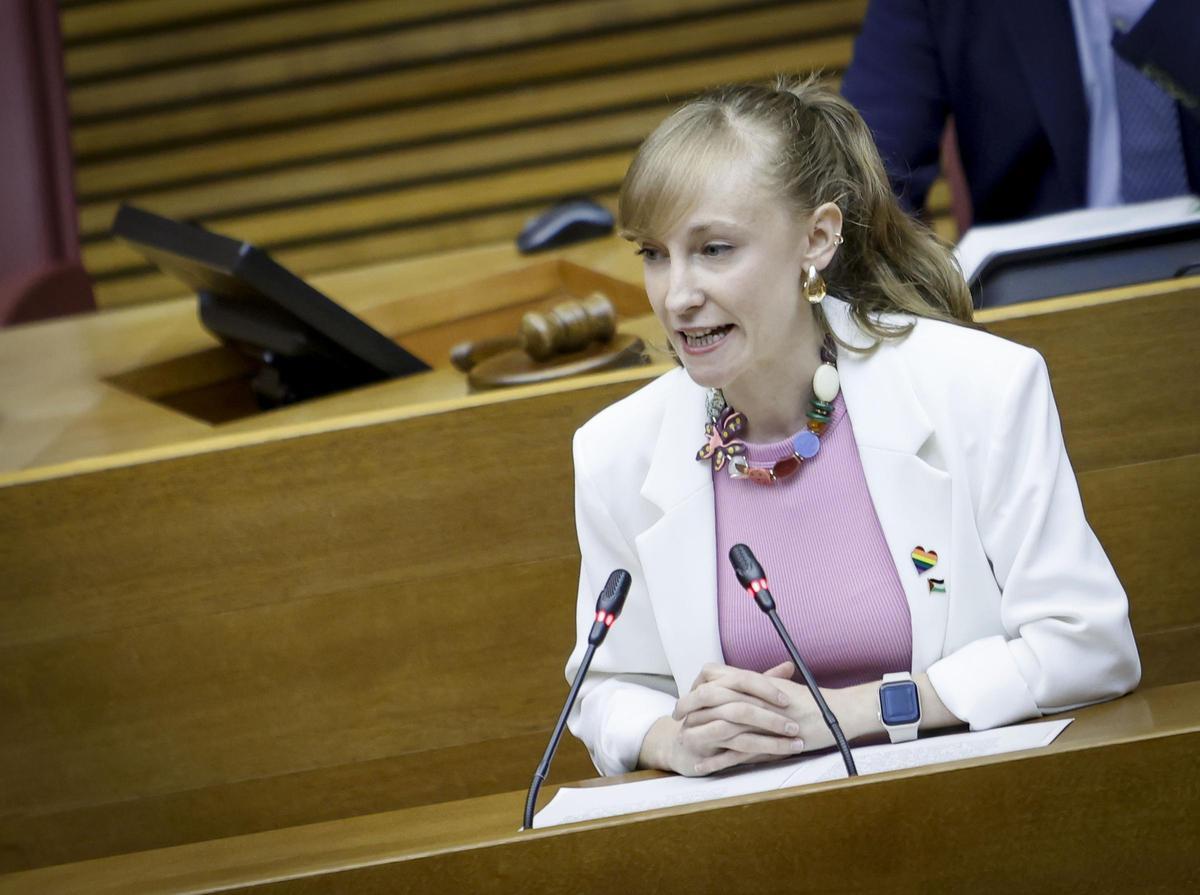 La diputada del PSPV, Cristina Martínez, autora de la moción sobre la conducta LGTBI del Consell.