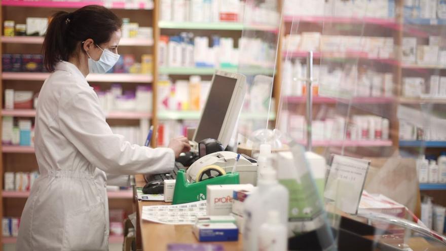 La atención farmacéutica es fundamental para la población. | E. P.