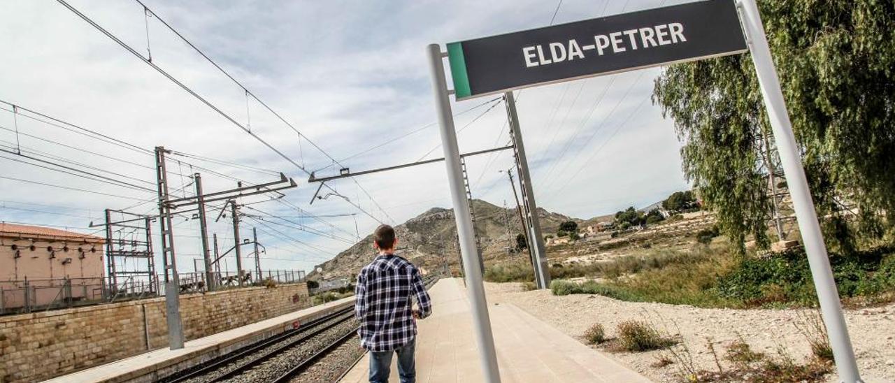 Elda y Villena retoman la lucha por un tren de cercanías que las una con Alicante y Valencia