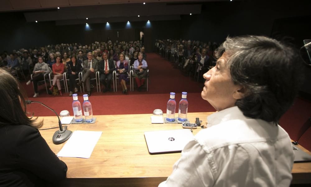 López Otín en el Club Prensa Asturiana