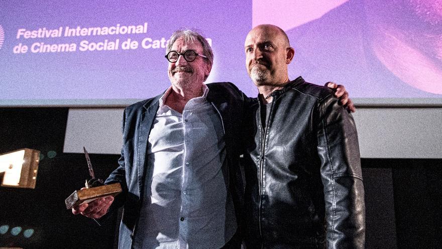 Carles Cases defensa la llibertat creativa en rebre el guardó del Clam