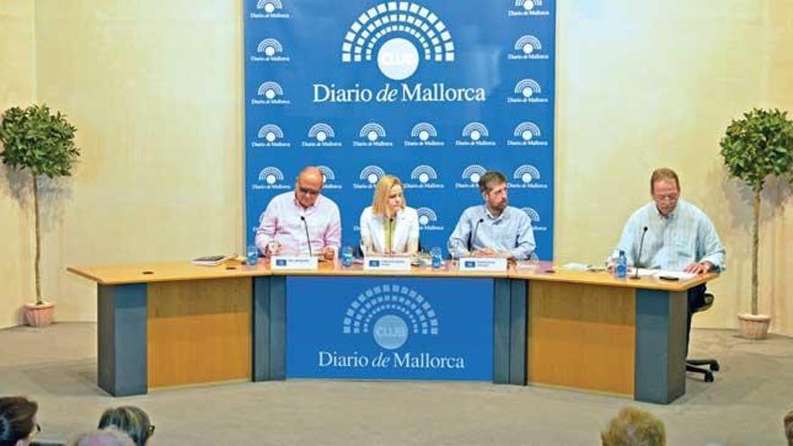 Biel Mesquida, Carlota Vicens, Francesc M. Rotger y Miquel Borràs, ayer en el Club.