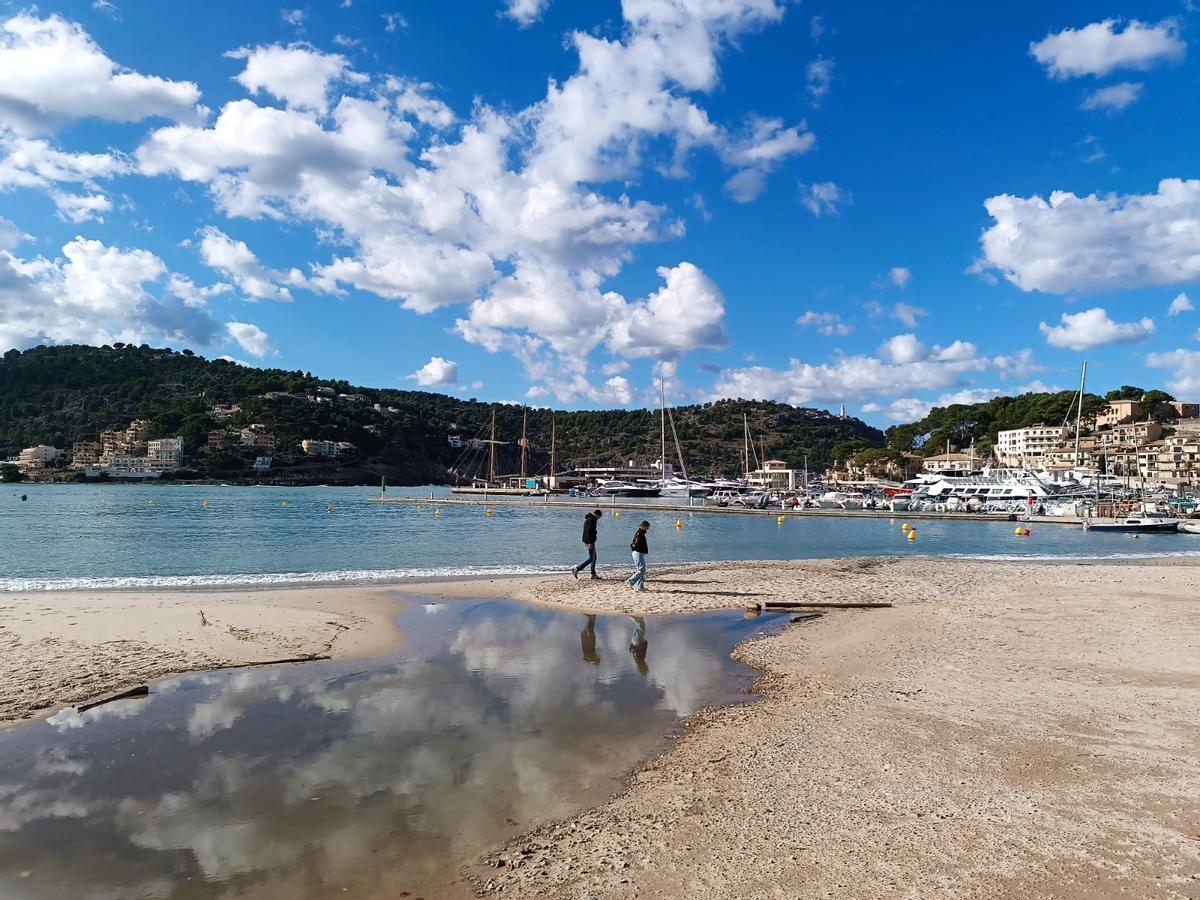 Una nueva ordenanza prohibirá los juegos de palas o pelota en las playas de Sóller.
