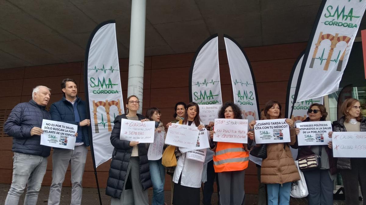 Protesta del Sindicato Médico para pedir más recursos para el nuevo punto de urgencias extrahospitalarias.