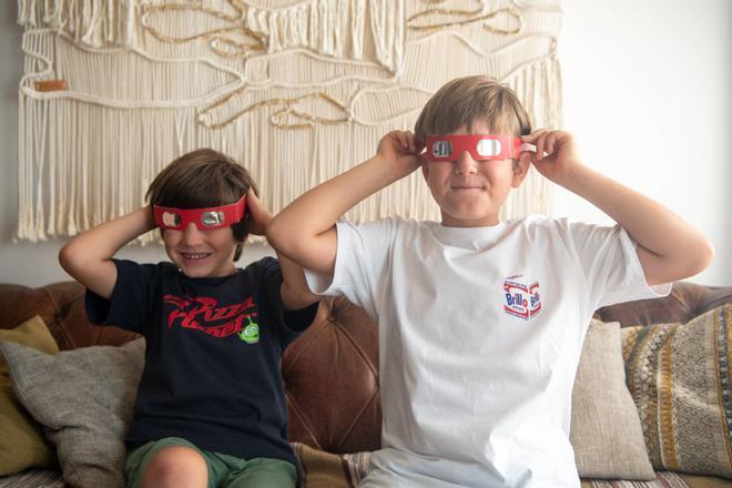 La fiebre por el eclipse también llega a los niños: "¿Me tendré que ir a dormir si se hace de noche?’