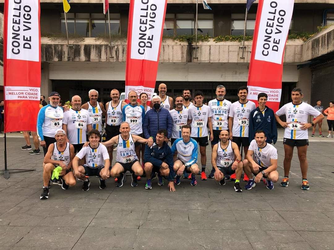 Miembros del Atletismo Veteranos Samil.