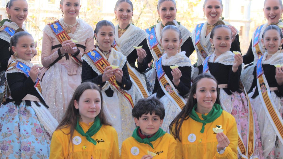 Cuando las "Fallas Limoneras" subieron al balcón de la "mascletà"