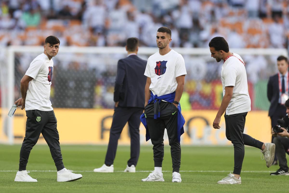 La plantilla blaugrana, paseando por el estadio de La Cartuja antes de la Final de la Copa del Rey