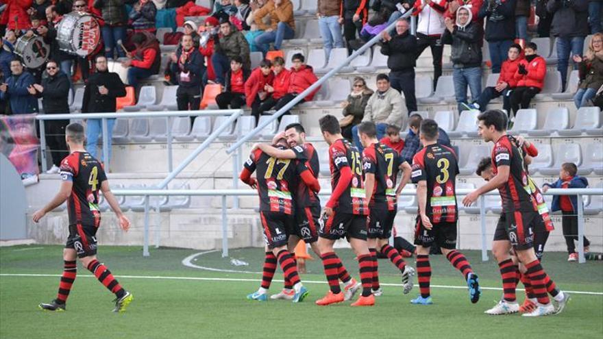 El Salerm Puente Genil vence en el descuento al Sevilla C