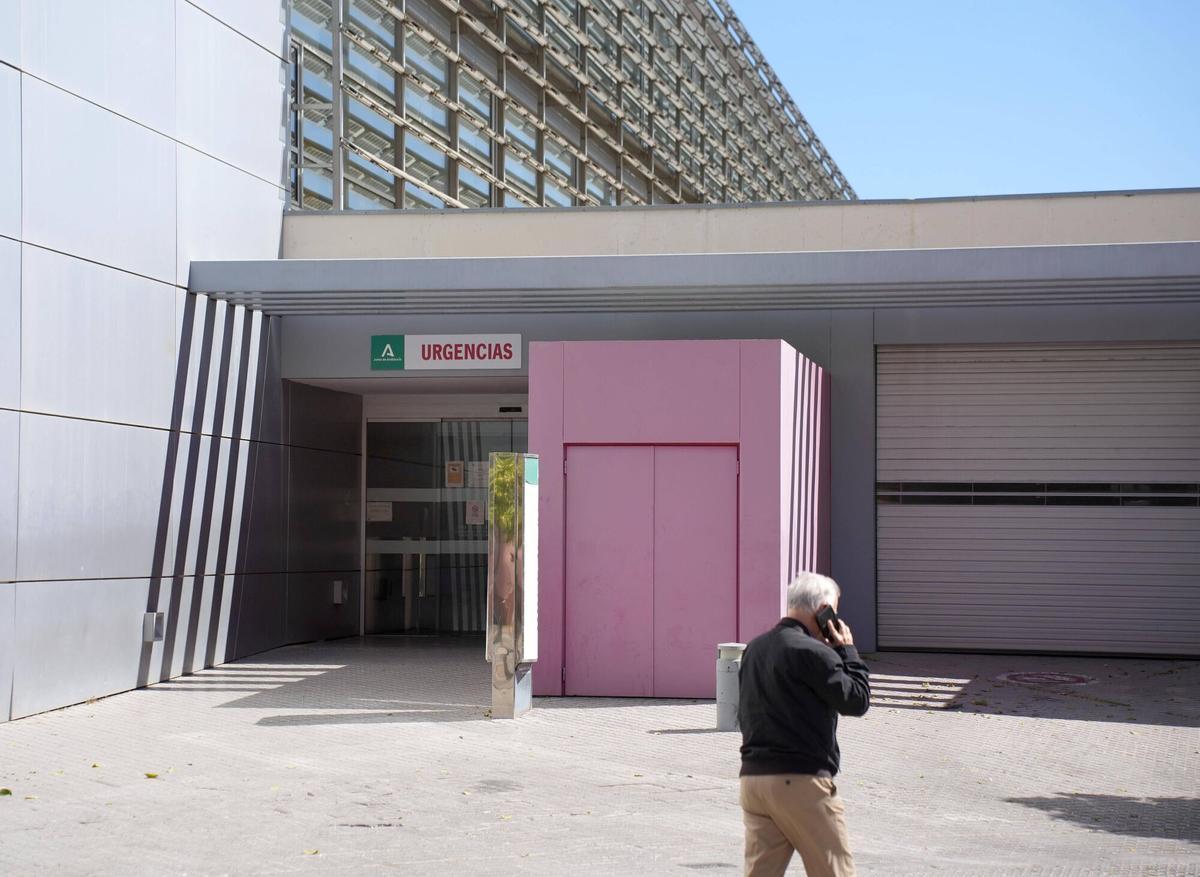 Puerta de Urgencias del centro de salud Castilla del Pino.