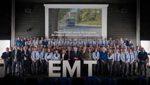 Foto de promoción de los 80 nuevos autobuseros de la EMT.
