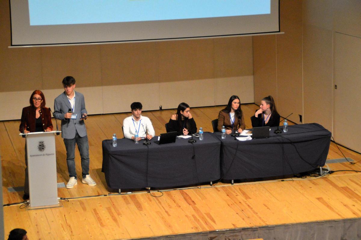 La intervenció de la diputada Sònia Martínez durant el debat final