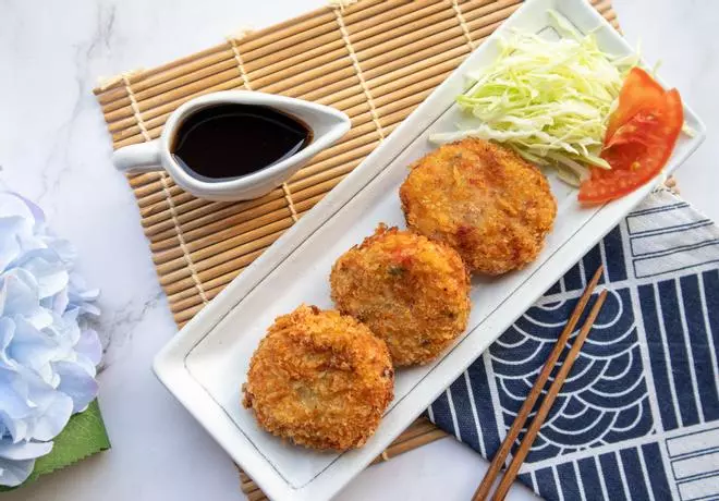 Las croquetas con lista de espera de 43 años se venden en Japón
