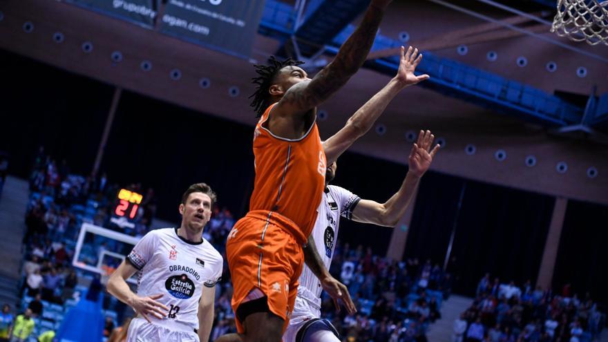 El Valencia Basket se lleva una contundente victoria ante el Monbus Obradoiro