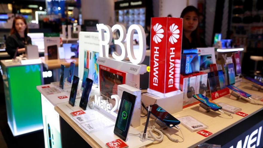 Vodafone paraliza sus pedidos de móviles 5G a Huawei