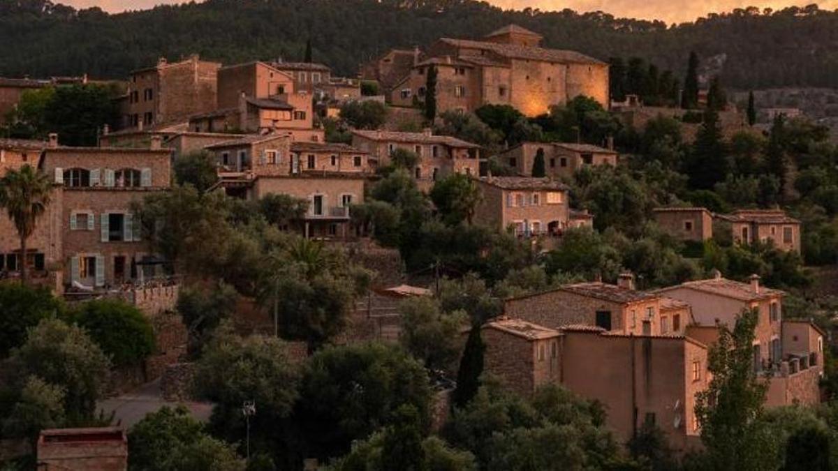 Das Tramuntana-Dorf Deià auf Mallorca.