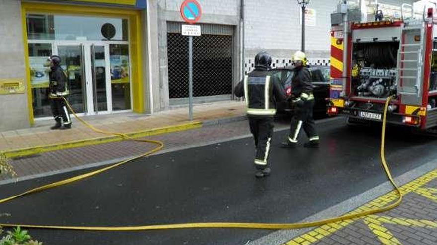 Intervención de los bomberos.  // FdV