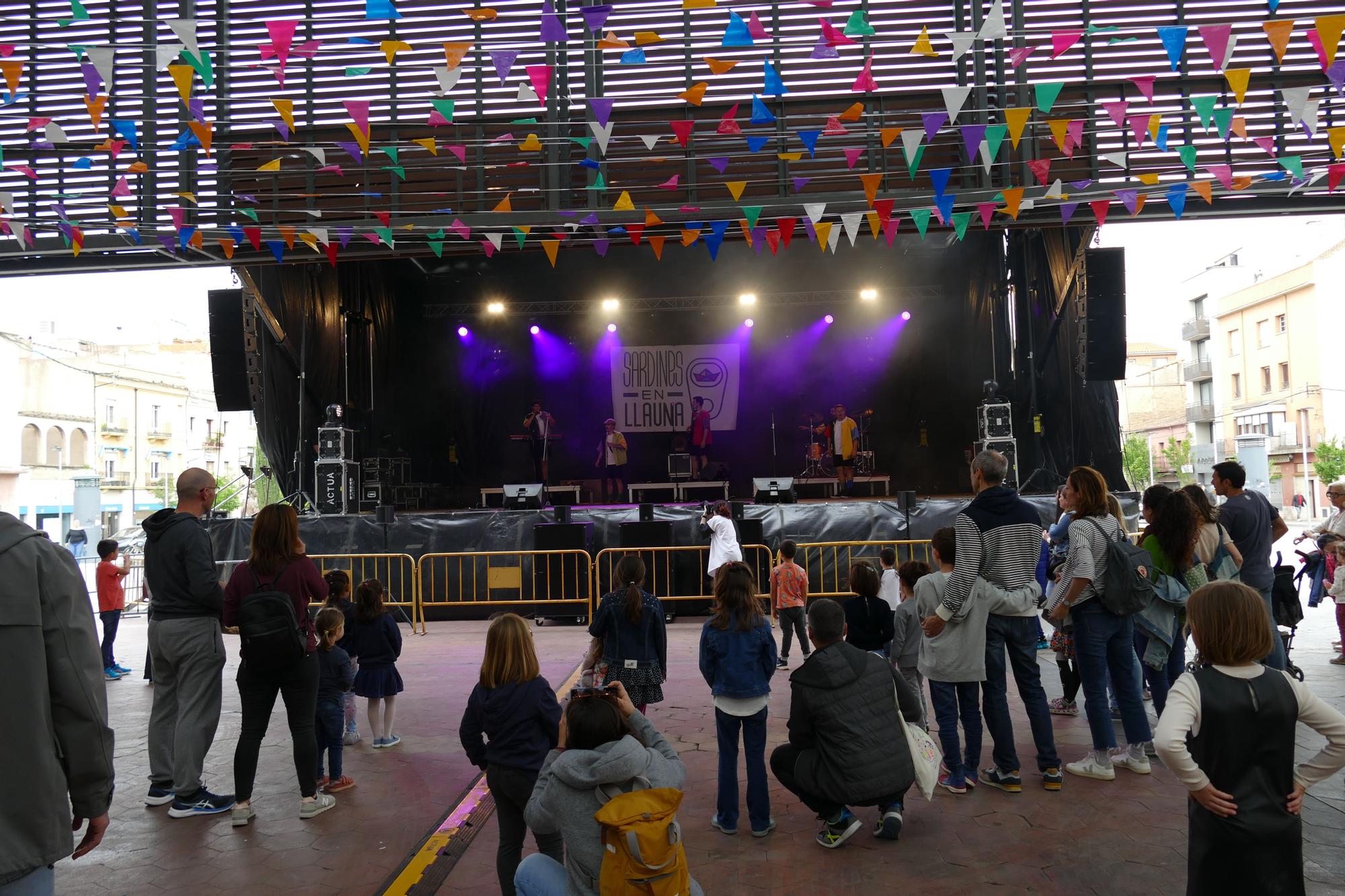 El grup Sardines en Llauna anima la mainada a Figueres