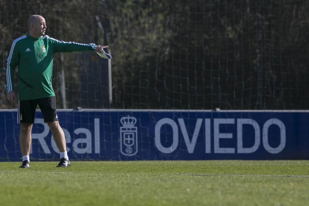 Primer entrenamiento y presentación de Cuco Ziganda en el Real Oviedo