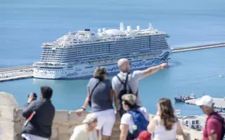 El primer crucero del año abre las puertas a una temporada de récord en Alicante