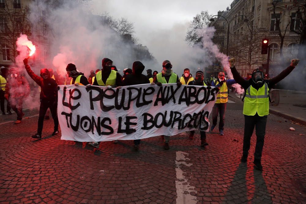 Enfrentamientos en el centro de París.