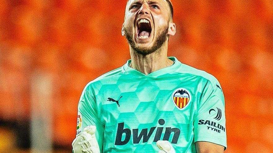 Cillessen festeja con
rabia el gol de
Vallejo. lázaro de la peña/vcf