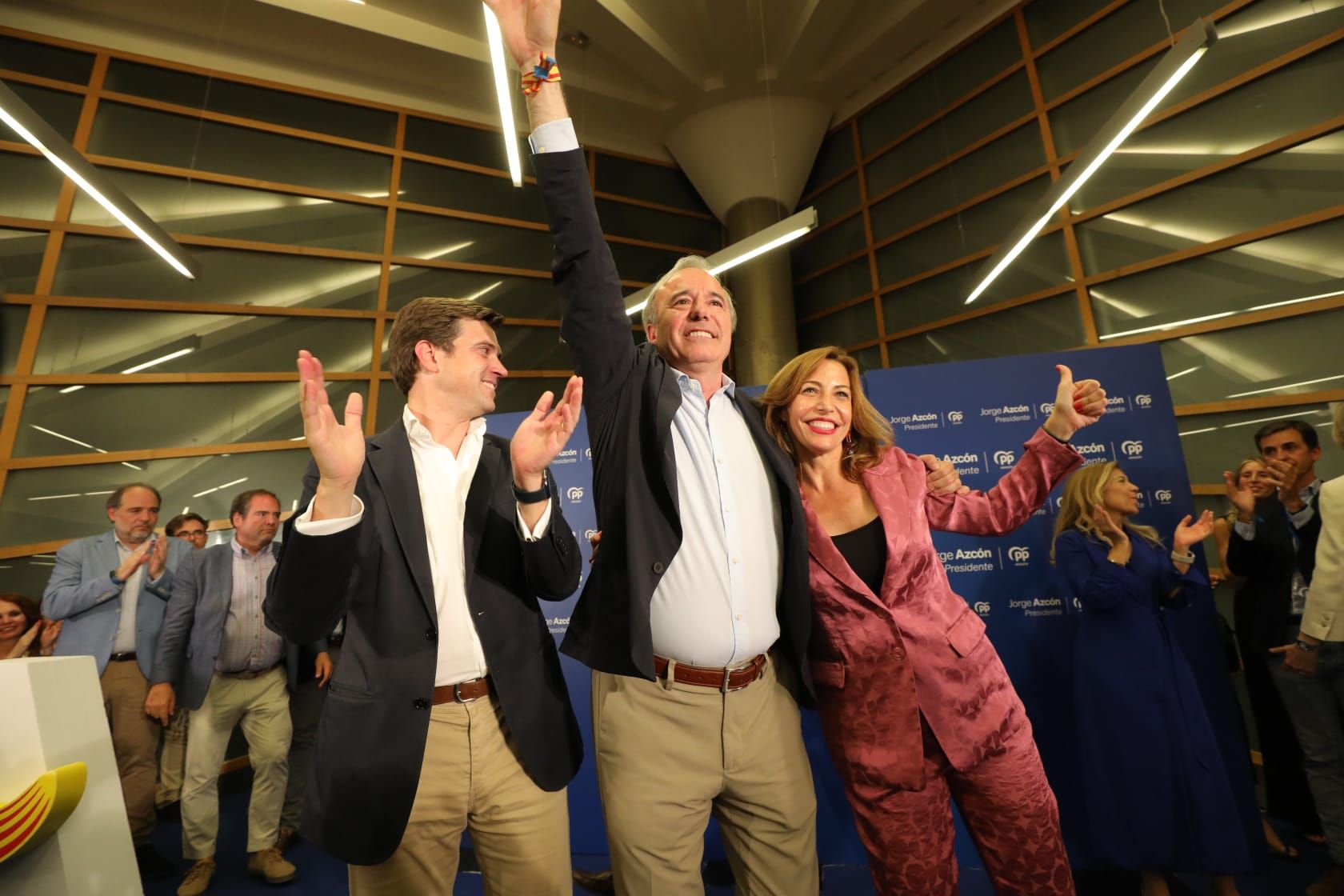 En imágenes | Así ha celebrado el PP su victoria en las elecciones municipales y autonómicas