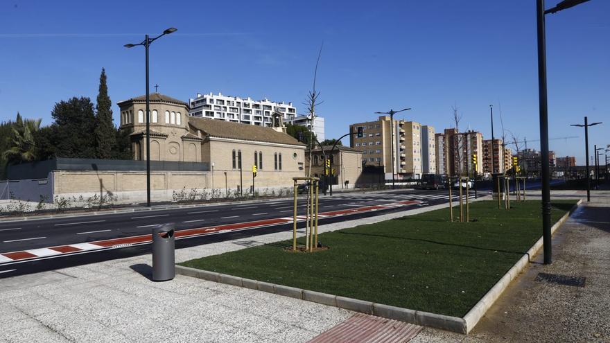 Zaragoza ya luce un primer tramo de la renovada avenida Cataluña