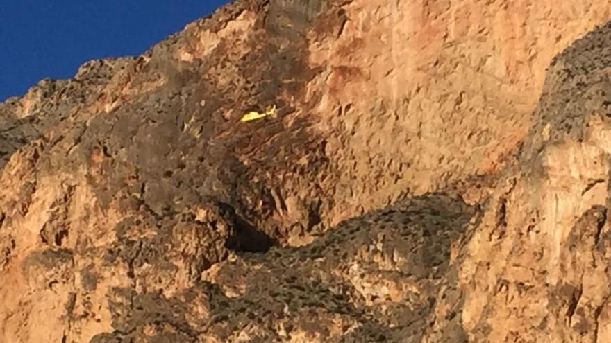 Rescatan a dos montañeros en la sierra de Redován