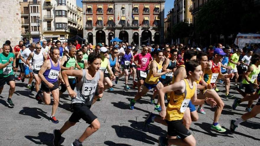 Instantánea de la salida de la última edición del Cross del Ajo.