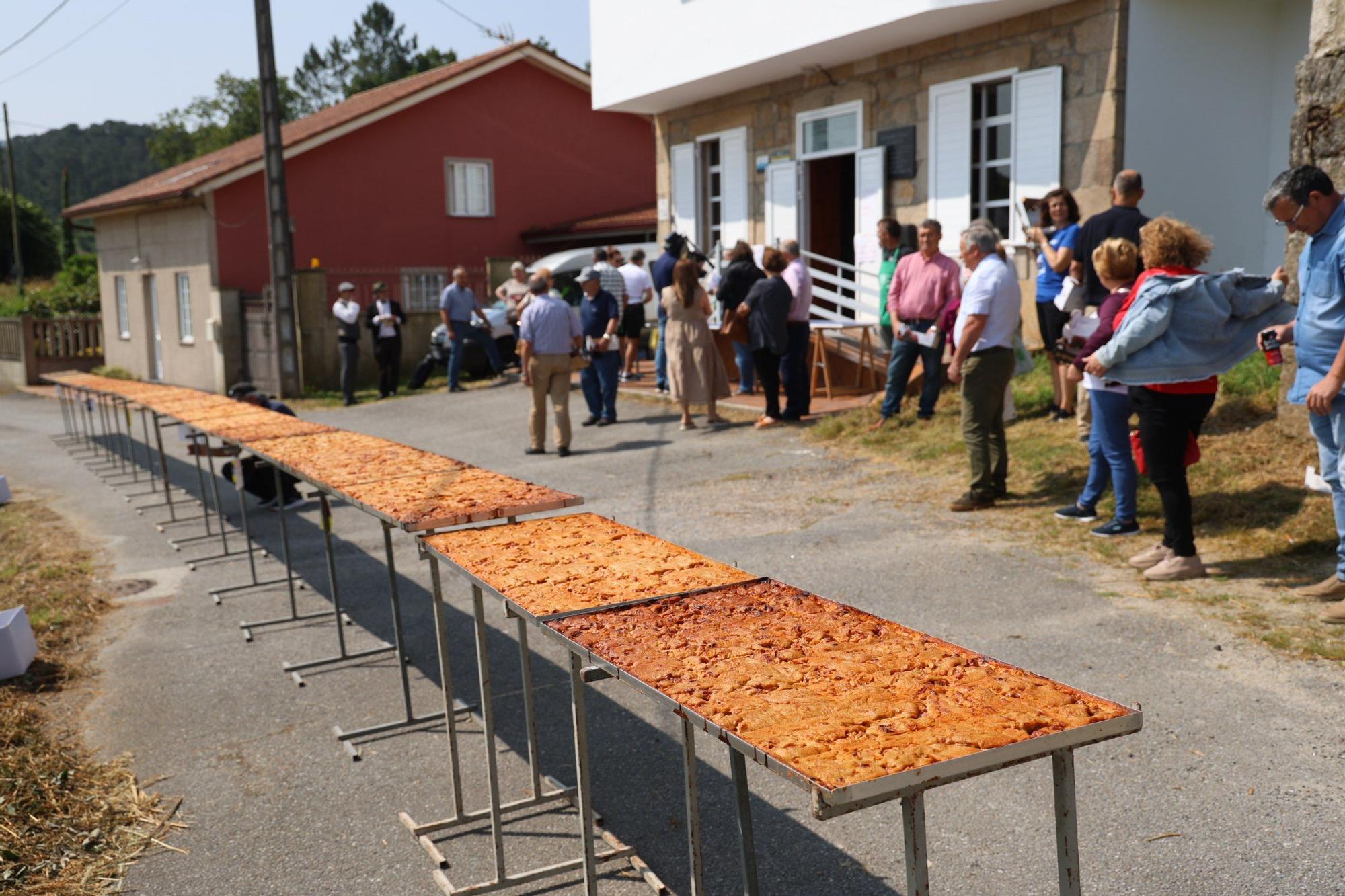Asistentes a la Festa da Empanada de Millo de Cordeiro.