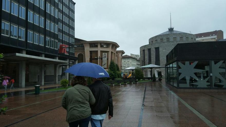 La bajada de las temperaturas da paso a la lluvia en Oviedo