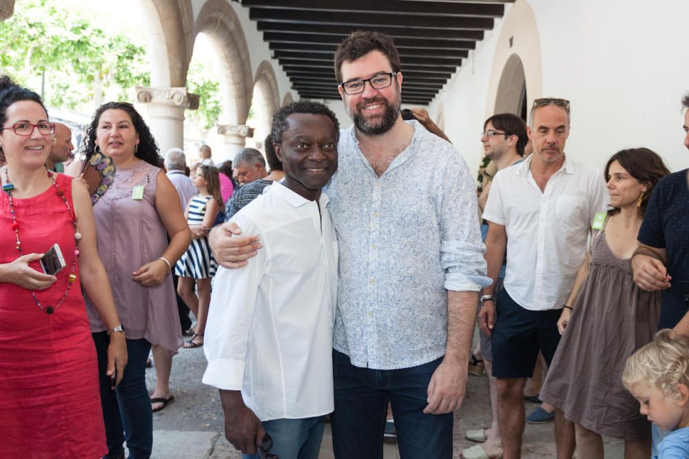 Relevo en la alcaldía de Alaró: Guillem Balboa se convierte en el primer alcalde negro de Mallorca