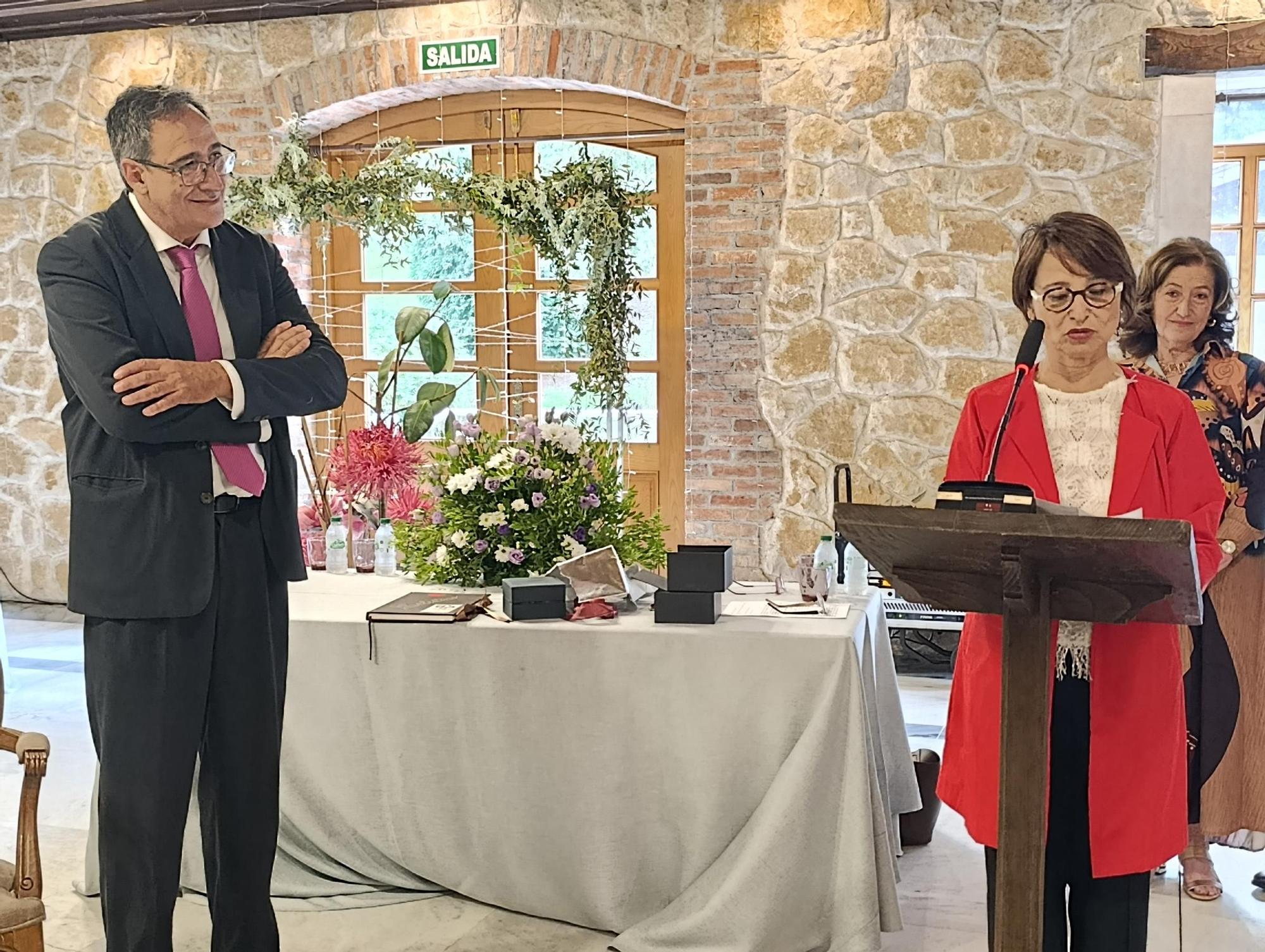 Emotivo y multitudinario homenaje a los sanitarios de Villabona