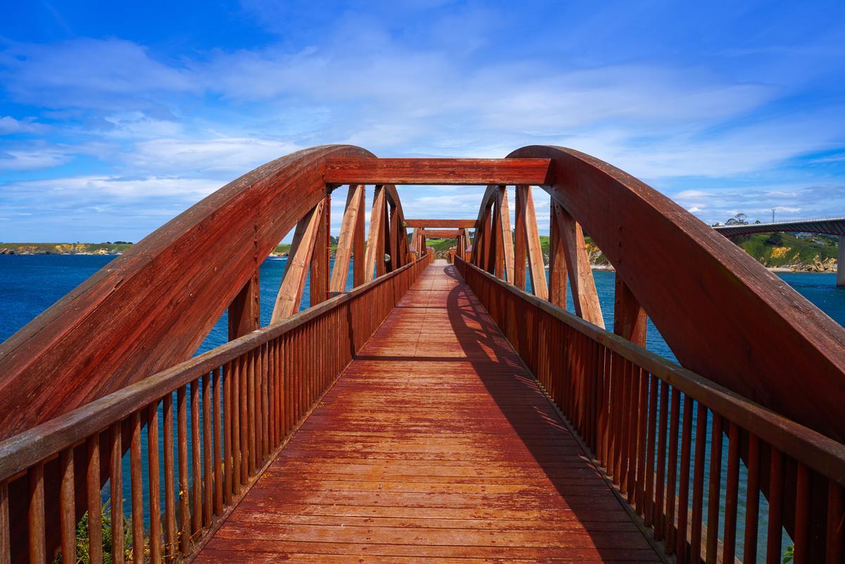 Mirador de O Cargadoiro en la orilla gallega de la ría del Eo