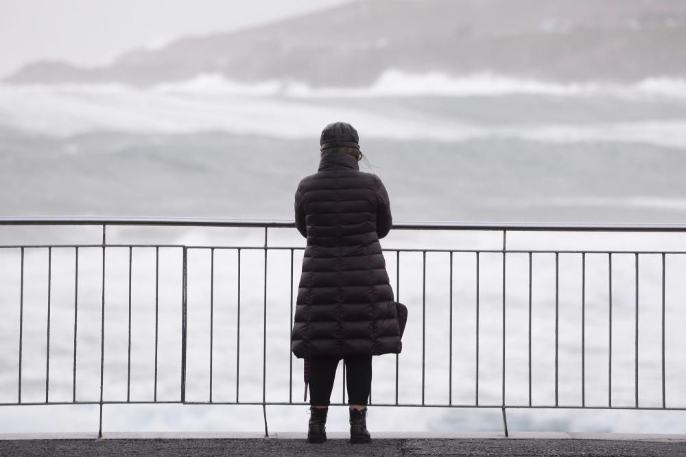 Temporal con alerta roja en la costa de A Coruña