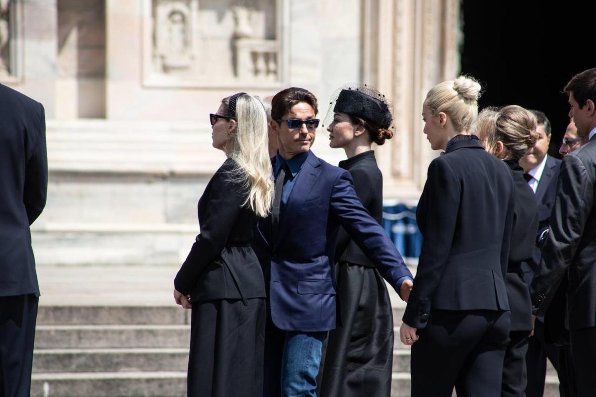 Milan (Italy), 14/06/2023.- (L-R) Barbara Berlusconi, Pier Silvio Berlusconi, and Eleonora Berlusconi arrive for the state funeral of their father Italy’s former prime minister and media mogul Silvio Berlusconi, in Milan, Italy, 14 June 2023. Silvio Berlusconi died at the age of 86 on 12 June 2023 at Milan’s San Raffaele hospital. The Italian media tycoon and Forza Italia (FI) party founder, dubbed as ’Il Cavaliere’ (The Knight), served as prime minister of Italy in four governments. The Italian government has declared 14 June 2023 a national day of mourning. (Italia) EFE/EPA/DAVIDE CANELLA