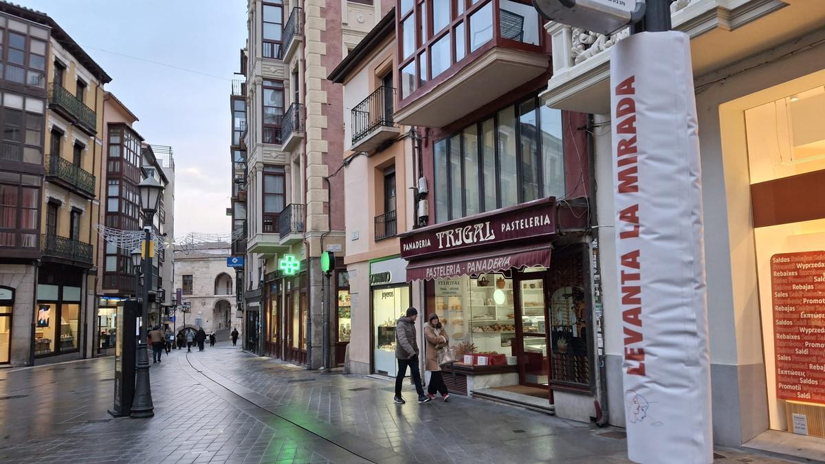 Cartel en la Plaza Sagasta