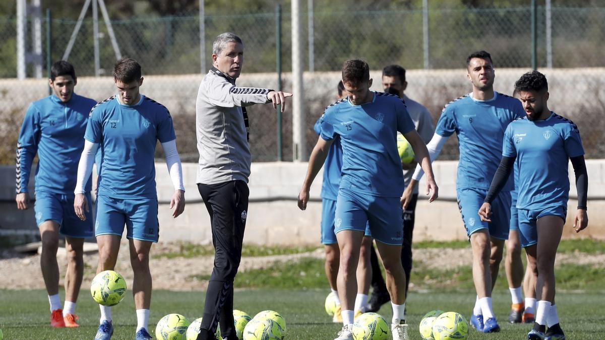 Juan Carlos Garrido, en un entrenamiento en Marina d&#039;Or.