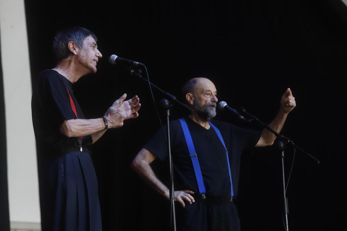 En imágenes | Faemino y Cansado llevan el humor al Espacio City