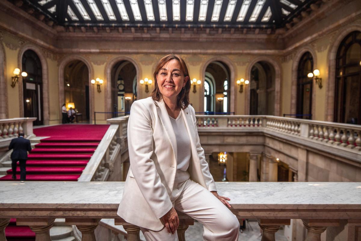 Sílvia Paneque, consellera de Territori, Habitatge i Transició Ecològica, durante la entrevista con El Periódico en el Parlament de Catalunya.