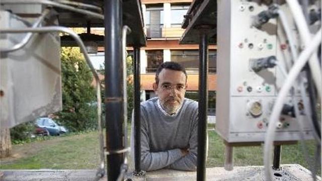 Antonio Pich, en el campus del Instituto de Física Corpuscular de Burjassot, ayer.